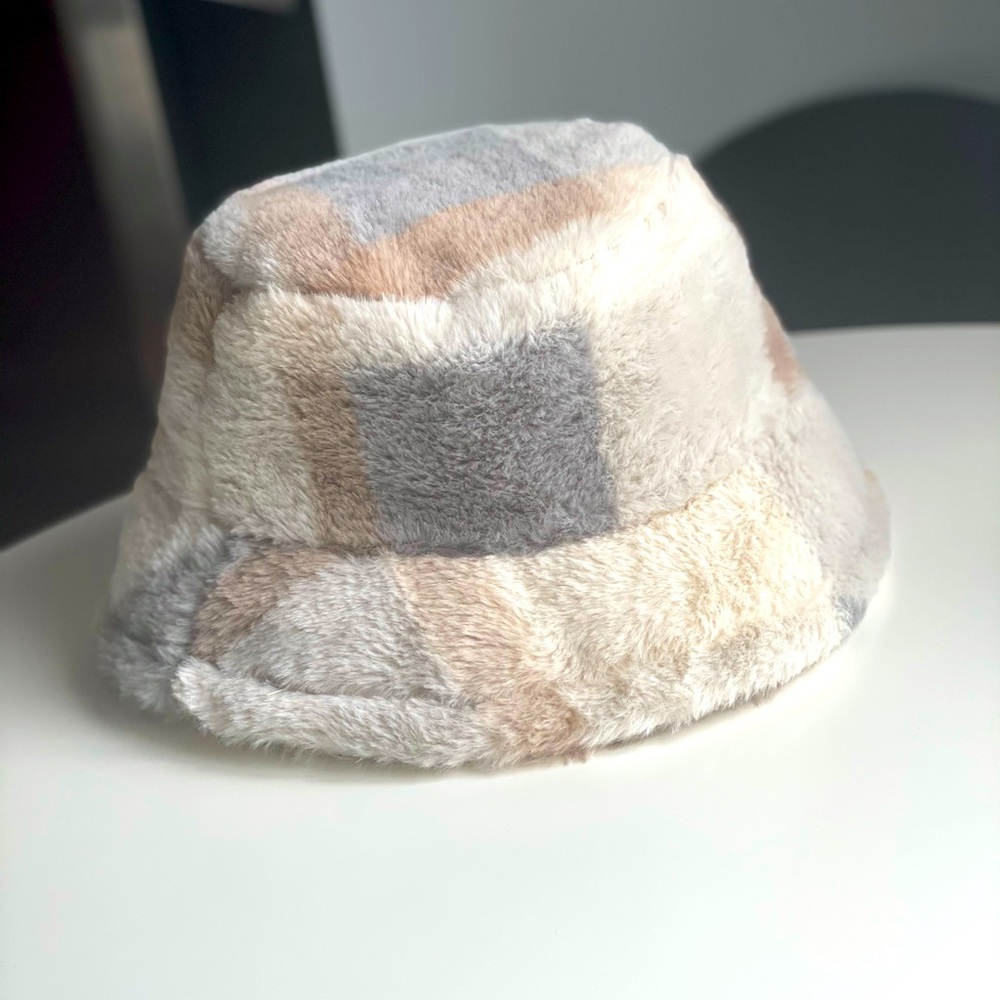 Bucket hat